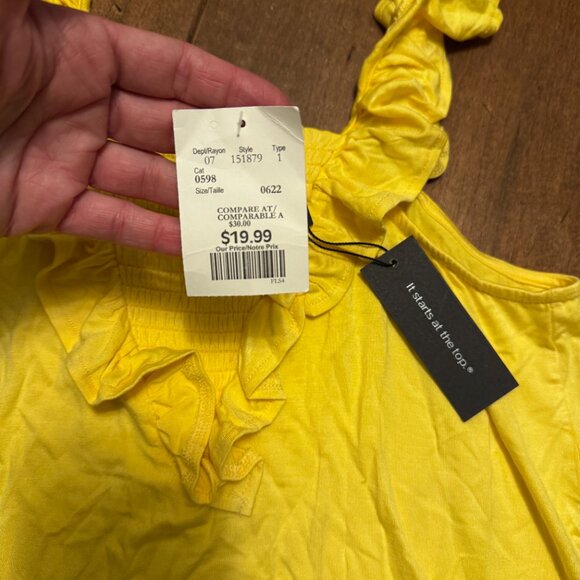 NWT Cable & Gauge Yellow Tank – Size Medium – Ruffle Sleeves – Flowy & Comfy - Picture 4 of 6